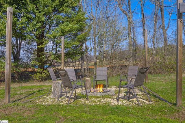 605 S Mountain View Road, Greer, SC 29651