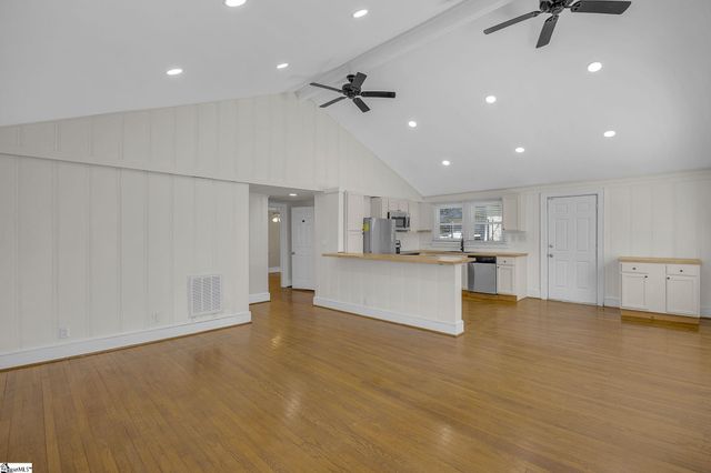 605 S Mountain View Road, Greer, SC 29651