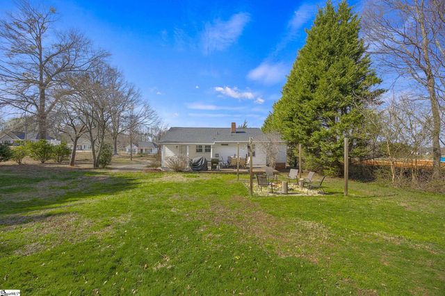 605 S Mountain View Road, Greer, SC 29651