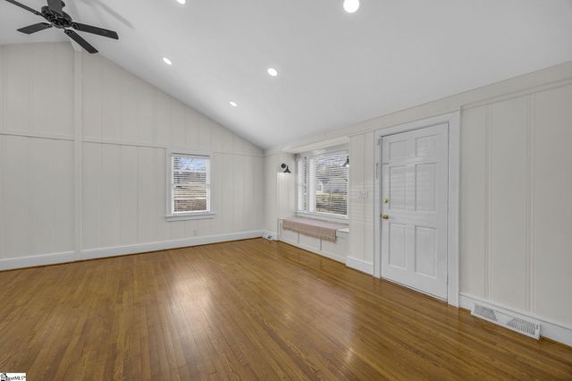 605 S Mountain View Road, Greer, SC 29651