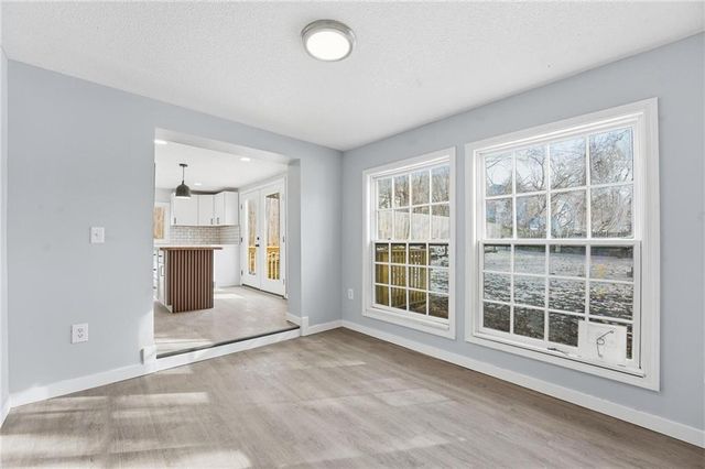 12007 E Alberta Street, Sugar Creek, MO 64054