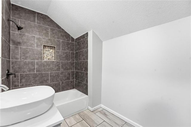 12007 E Alberta Street, Sugar Creek, MO 64054