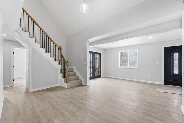 12007 E Alberta Street, Sugar Creek, MO 64054