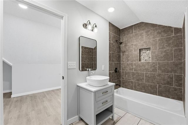 12007 E Alberta Street, Sugar Creek, MO 64054