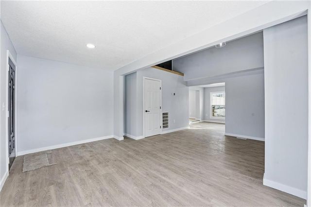 12007 E Alberta Street, Sugar Creek, MO 64054