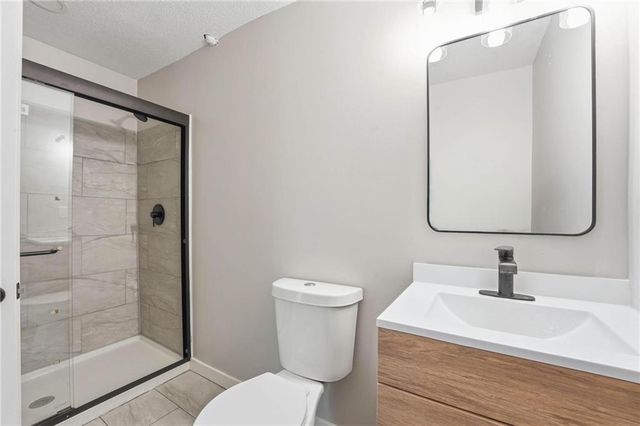 12007 E Alberta Street, Sugar Creek, MO 64054