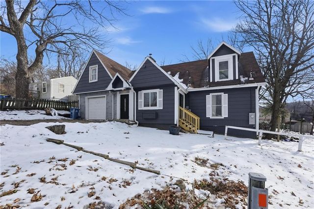 12007 E Alberta Street, Sugar Creek, MO 64054