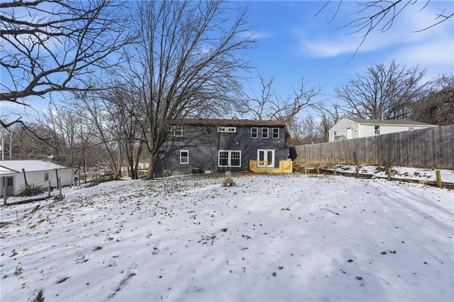 12007 E Alberta Street, Sugar Creek, MO 64054