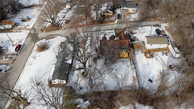 12007 E Alberta Street, Sugar Creek, MO 64054