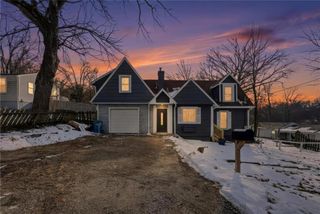 12007 E Alberta Street, Sugar Creek, MO 64054