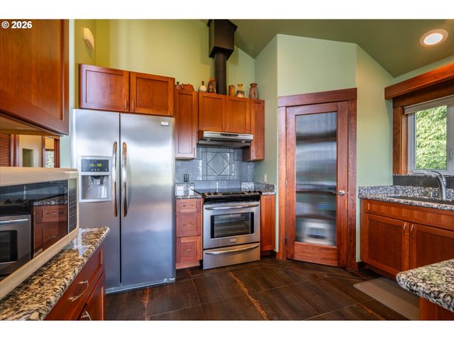 650 BOOT HILL Rd, Port Orford, OR 97465