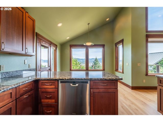 650 BOOT HILL Rd, Port Orford, OR 97465