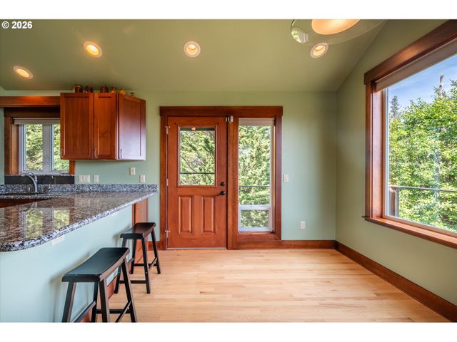 650 BOOT HILL Rd, Port Orford, OR 97465