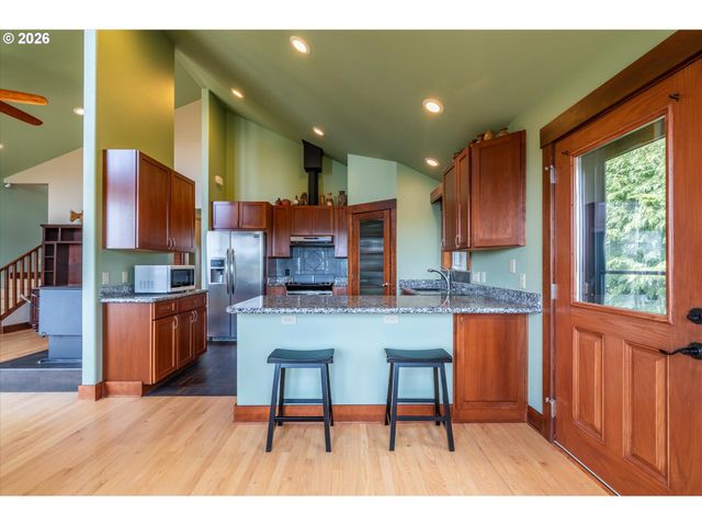 650 BOOT HILL Rd, Port Orford, OR 97465