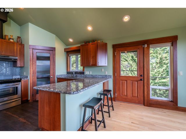 650 BOOT HILL Rd, Port Orford, OR 97465
