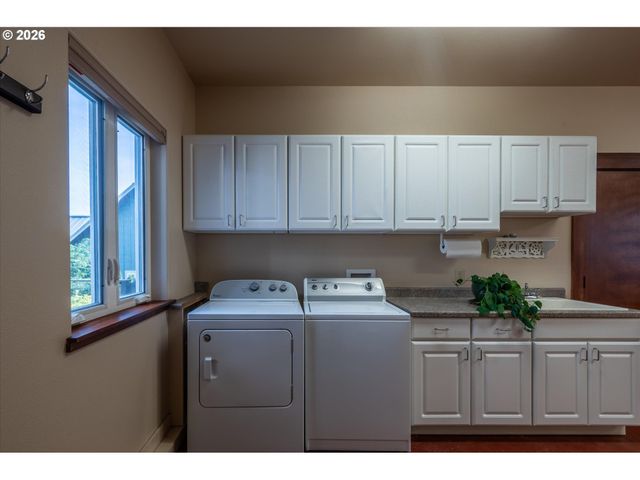 650 BOOT HILL Rd, Port Orford, OR 97465