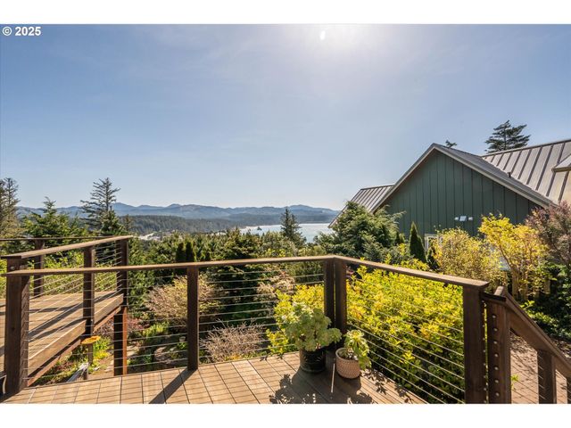 650 BOOT HILL Rd, Port Orford, OR 97465