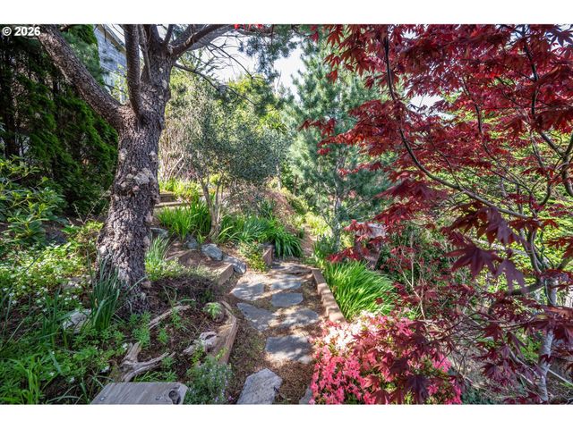 650 BOOT HILL Rd, Port Orford, OR 97465