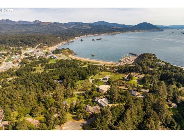 650 BOOT HILL Rd, Port Orford, OR 97465