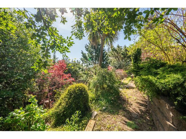 650 BOOT HILL Rd, Port Orford, OR 97465