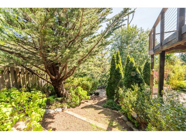 650 BOOT HILL Rd, Port Orford, OR 97465