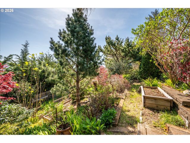 650 BOOT HILL Rd, Port Orford, OR 97465