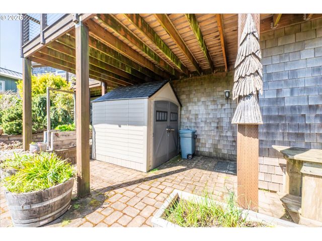 650 BOOT HILL Rd, Port Orford, OR 97465