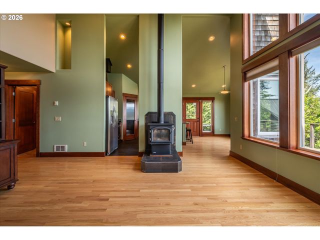 650 BOOT HILL Rd, Port Orford, OR 97465