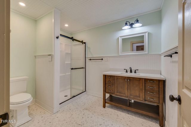 1075 Oak Drive Circle, Kingsport, TN 37665