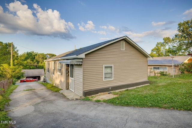 1075 Oak Drive Circle, Kingsport, TN 37665