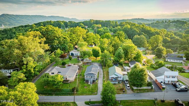 1075 Oak Drive Circle, Kingsport, TN 37665