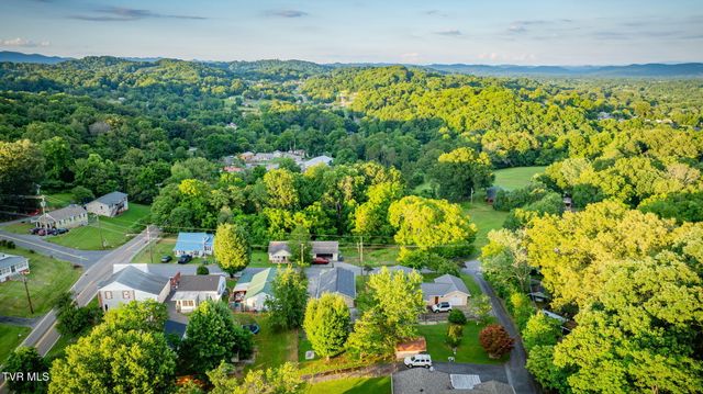 1075 Oak Drive Circle, Kingsport, TN 37665