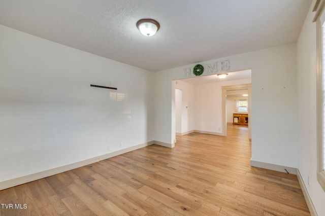 1075 Oak Drive Circle, Kingsport, TN 37665