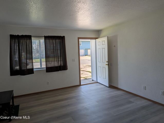 901-903 Hickory Glen Ave, Sandpoint, ID 83864