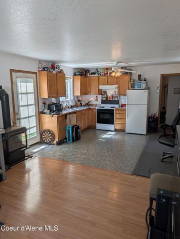 901-903 Hickory Glen Ave, Sandpoint, ID 83864