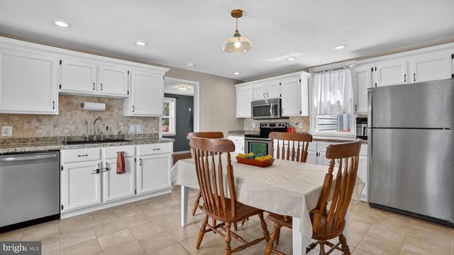 7741 OUTING AVE, Pasadena, MD 21122