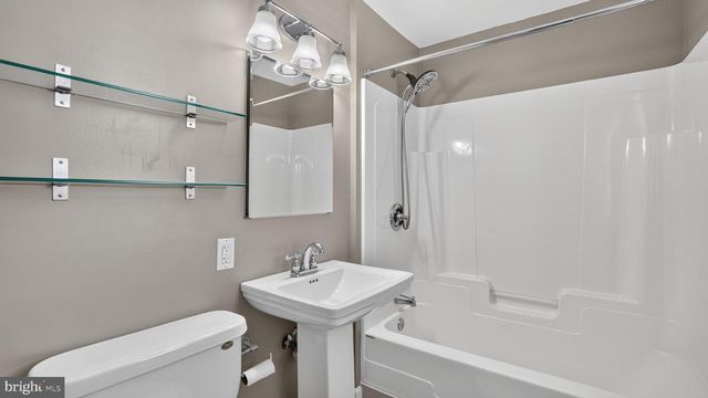 7741 OUTING AVE, Pasadena, MD 21122