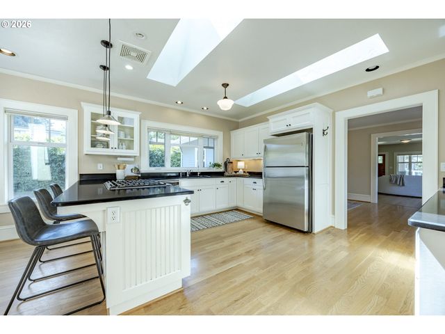 1545 VILLARD St, Eugene, OR 97403