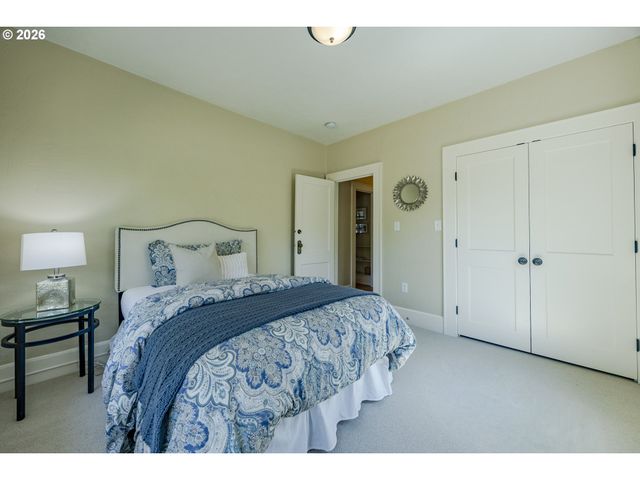 1545 VILLARD St, Eugene, OR 97403