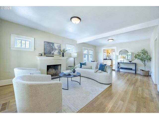 1545 VILLARD St, Eugene, OR 97403