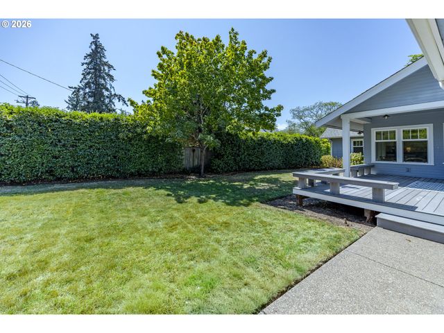 1545 VILLARD St, Eugene, OR 97403