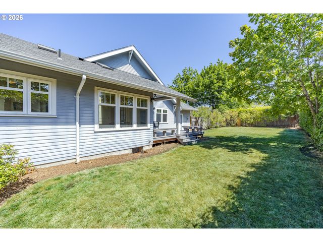 1545 VILLARD St, Eugene, OR 97403