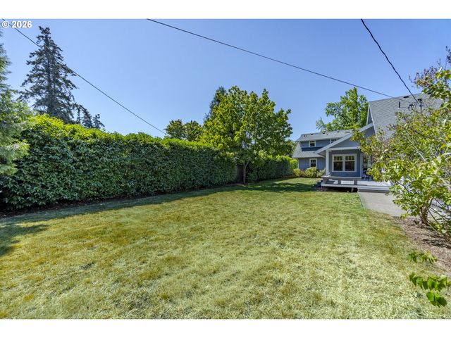 1545 VILLARD St, Eugene, OR 97403