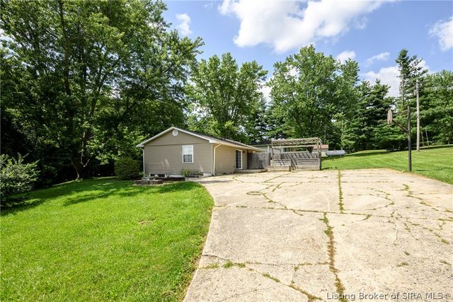 2300 Henriott Road, Georgetown, IN 47122