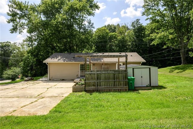 2300 Henriott Road, Georgetown, IN 47122