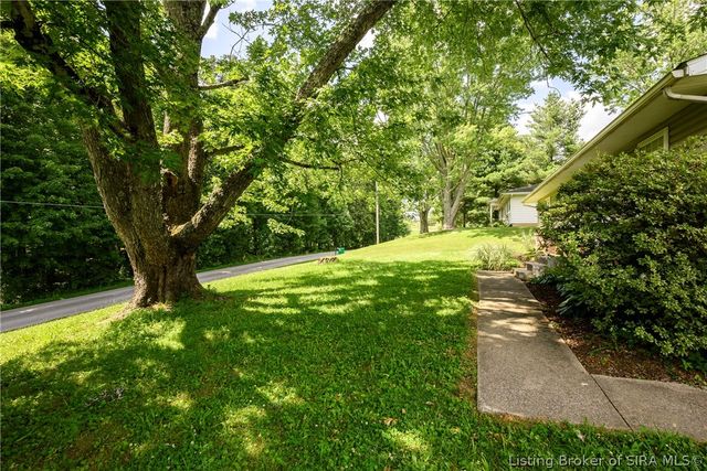 2300 Henriott Road, Georgetown, IN 47122