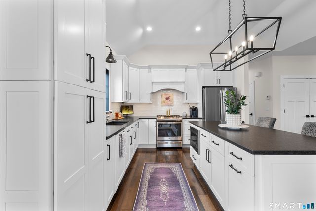 33 Wiegert Way, Bristol, CT 06010