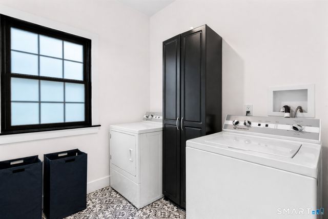 33 Wiegert Way, Bristol, CT 06010