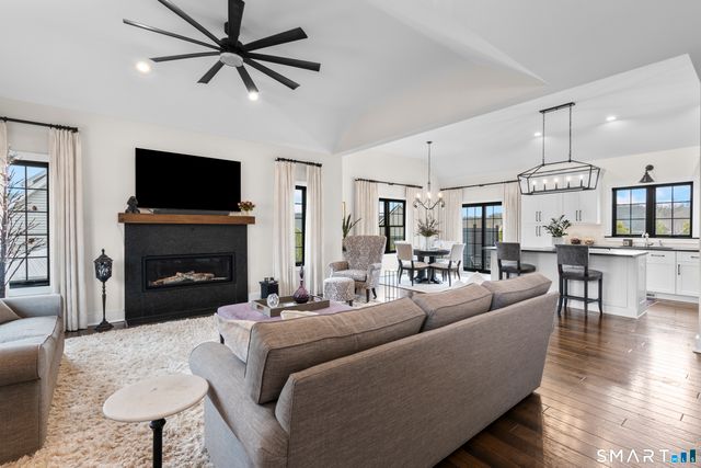 33 Wiegert Way, Bristol, CT 06010