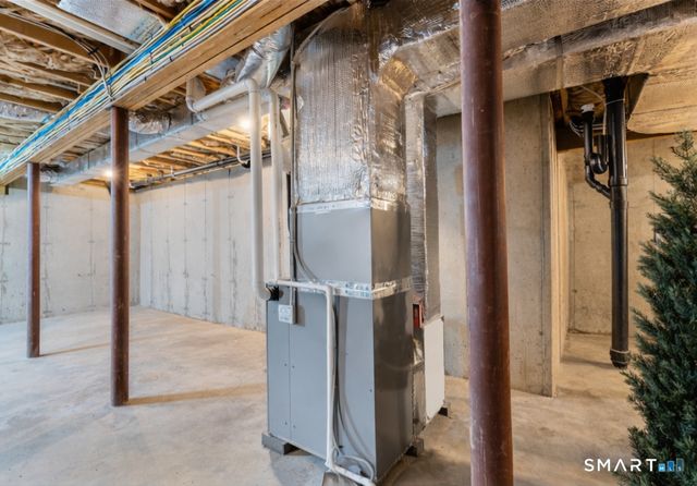 33 Wiegert Way, Bristol, CT 06010